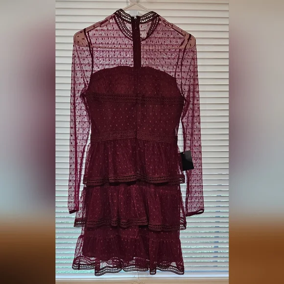NWT Bebe Lace Dress Size 6 - Picture 7 of 10